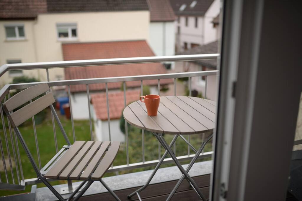 1 Zimmer Wohnung Dg Mit Klimaanlage Und Kleinen Balkon Oedheim المظهر الخارجي الصورة